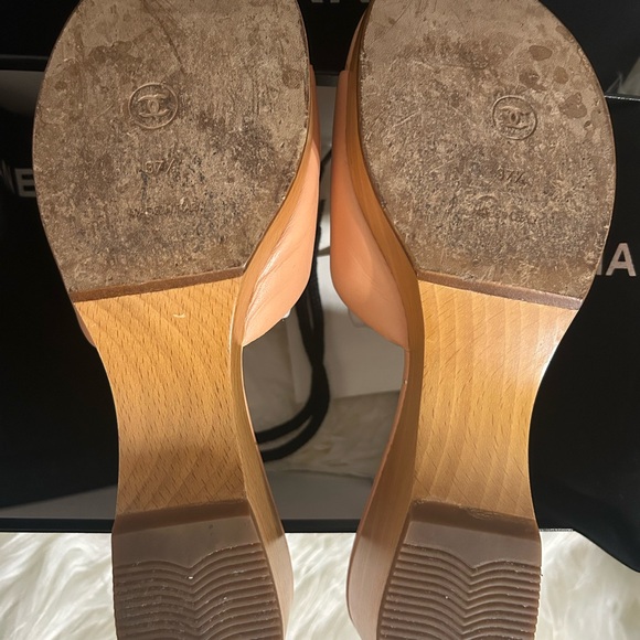Chanel Vintage Leather and Wood Slides in Peach Color-size 7.5 - Picture 7 of 15